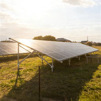 Sistema de montagem no solo para painéis solares